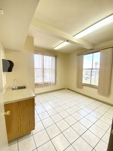 260 S Texas Blvd, Weslaco, TX 78596